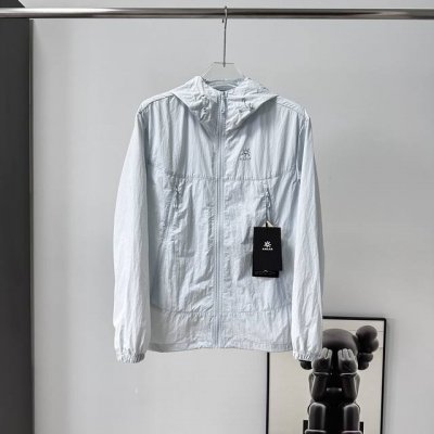 工厂p直供 kailas 凯乐石夏季新品户外休闲连帽 防晒皮肤衣 No:02款 颜色 浅蓝色 浅紫色 浅灰色 尺码 S M L Xl Xxl 日常刚需必备款式.