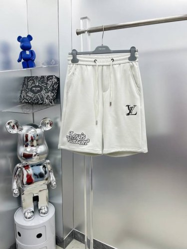 LV 路易 25Ss夏季新款刺绣字母Logo徽标短裤 M 面料柔软舒适 搭配Logo字母 手感舒适上身挺括有型 码数：M-3Xl