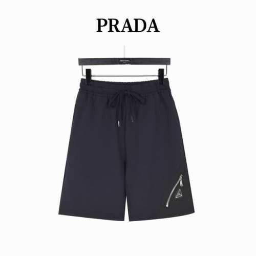 prada 普拉达 25Ss 太空棉下摆斜三角口袋拉链短裤 时尚型裁设计 兼具个性 简约不简单，内里工整严密,手感柔软细腻上身舒适透气撞色缝线醒目时尚 经典的三