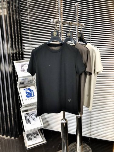 lss新款春夏短袖 最高版本客供定制高端丝光棉面料 简单时尚款，经典Logo的设计 高端定制 简单大方的款式！满满的高级感，四季可穿。简欧风格，简洁大气，官网同