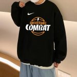 Nike耐克美式篮球训练春季圆领卫衣 甄选新疆华棉面料 柔软舒适 手感软糯细腻 高克重 上身充满质感 非常轻便舒适 运动宽松版型不紧身 轻松驾驭无压力 采用高端