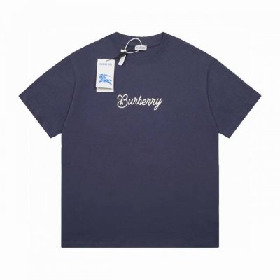 高品质 Burberry 巴宝莉 士兵浪板圆领短袖T恤，面料采用纯棉精梳棉面料，前后采用绒面发泡工艺印花 上身效果宽松休闲，百搭款，三标齐全 ，男女同款 尺码: