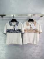 dio*2025新品上架 翻领提花针织短袖 定制Yb天丝羊毛纱线织造 弹力舒适 透气好穿 翻领针织短袖剪裁 通体两色交织 定色定染工艺 完美还原品相 深色半开襟