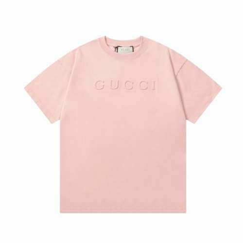 隔天到 Gucci 古驰 凹凸压花双G字母印花 Logo标识精致升级 原版面料 官方同款 短袖T恤 定制 同缸染面料 手感非常舒服 春夏最新版本 颜色: 浅粉色