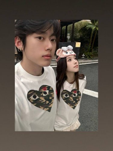 new World 上新 川久.迷彩万人迷短袖T恤 浅推荐一下吧 不论男女 川久小情侣款 超级搭配的夏日短袖 局部迷彩精致刺绣 很吸睛 噢莫 让男友必入 这件男