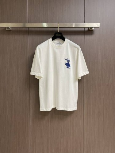 burberry 战马植绒棉质圆领短袖T恤，2025Ss春夏限定新款，情侣款Os宽松Tee，时尚英伦风格的百搭单品，基础款，上身不挑人，新配色！岩石灰，很显气质