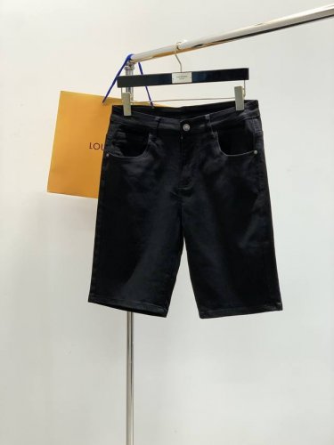 louisvuitton 路易威登，2025夏季新款，专柜同步有售，原单狠货，水洗休闲牛仔短裤，进口原版水洗弹力面料，舒适有弹性，顶级印花工艺字母图案Logo，