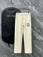 Loe# 2025 铜氨丝莫代尔空气层春夏休闲裤子 美学的焕新诠释,演绎浓郁的格调型时尚风范,细节感和设计感强悍.经典品牌标识做为色彩搭配,演绎经典的品牌时尚,