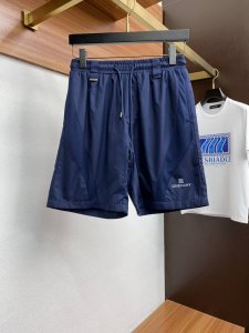 纪梵希 25年夏季新款休闲速干短裤 抽绳百搭选用精心细致的做工，并融入时尚流行元素，穿着舒适立体，日常休闲短裤 码数：48-56
