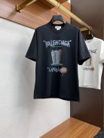 巴黎世家 2025春夏新款男女同情侣款休闲宽松棉质圆领短袖T恤衫！贸易公司渠道稀出，同步官网发售 ！ 2025春夏最新系列，经典时尚设计元素，为全新系列注入满满