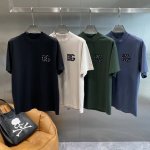 Dg家 Dg T恤超有格调经典百搭，左胸处闪亮的“Dg”标志，低调中尽显奢华格调 面料柔软亲肤，宽松版M-3Xl 隔天