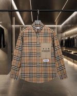 Bur 巴宝莉 Burberry爆款来袭 标签贴花格纹棉府绸长袖衬衫系列 2025Ss官网新款长袖 衬衫 衬衣，精美工艺 高端版本，专柜定制面料 透气舒适度高，