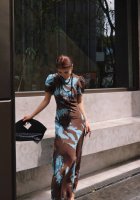 爆款来袭 高级印花修身气质绝美连衣裙，修身剪裁贴合身形，尽显优雅气质，长款设计又增添了几分端庄与随性 Smlxl