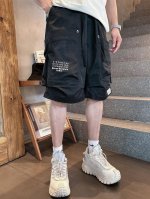 mm6马吉拉 25Fw春夏新款情侣休闲工装短裤 上身版型真的绝了水洗棉面料超柔软 上身巨舒服包容性好后口袋整体细节到位～休闲街头感十足！强烈推荐。码数：M-3X