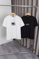 x019 D&G 杜嘉班纳 25Ss新款T恤，胸前Logo采用刺绣工艺，采用260克双纱全棉面料，面料柔软，时尚百搭，男女同款 颜色: 黑色 ，白色 尺码: M