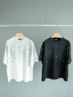 顶级Tee 强势上新 Chrome Hearts S S25 做旧彩色金属十字架圆领短袖T恤 货号：5115 颜色： 灰白 黑色 尺码： S M L Xl 尺寸