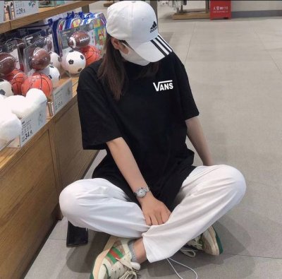 vans 万斯椰树圆领短袖半袖T恤 面料采用260克纯棉双纱食毛面料 双线二本针压线 久洗不变形 原版定制三标 高端进口印花 随意水洗 情侣可穿 男女同款 黑色