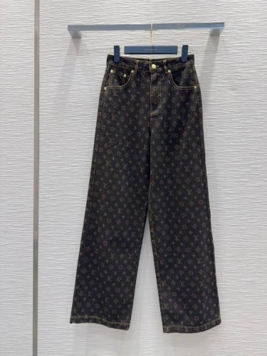 louis Vuitto* 2025Ss新款，激光印花 高版系列出品~超时髦新款牛仔 个性色调上身又酷又飒爽 纹理细腻，棉感自然，既有筋骨感又不失柔软，超级漂亮
