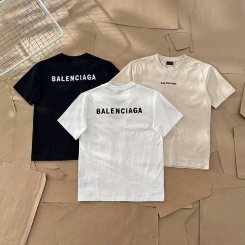 上新 Balenciaga 巴黎世家字母印花圆领短袖T恤 高版本首选 经典百搭款 全棉220克洗水面料 柔软舒适！品质超好！基础款主要就是品质货！经典款一直很受