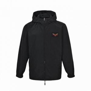 本地自取: 460 fendi/芬迪 25Ss 小怪兽双面穿风衣夹克外套 选用100%涤纶和100%锦纶制成的黑色高科技布料，经过特殊处理之后使其具备防水、防风