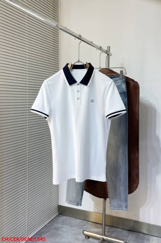L645 Ch香奈儿 2025最新款短袖T恤，帅气时尚，胸前精致刺绣图案Logo，简约百搭款。面料棉 不仅挺括，保持潮流的廓形，又穿着舒适，纱织更细腻，尺码：M