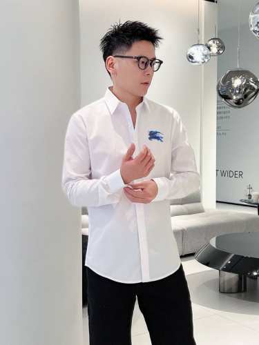 巴宝莉 专柜最新款男士必备款衬衫，100%天然棉，舒服透气，原单狠货，原版面料，柔软舒适，上身高端又奢华，足够场面的档次，这款衬衫无不骄傲的让你满意有面子 尺码