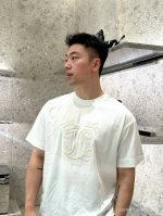 Givenchy纪梵希2025春夏新款男士独角兽短袖T恤 独角兽灵感源自Hubert De Givenchy钟爱的动物之一，在品牌历史中占据特别地位其首先出现于
