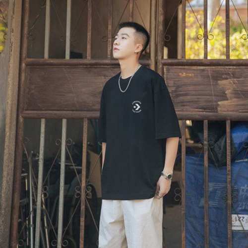 上新！Converse匡威圆领短袖T恤，把经典玩出不同，打破单一设计再创造，增多点趣味性！男女同款入，厚实有质感，透气且吸汗，喜欢就盘她！ 尺码：S-3Xl 颜