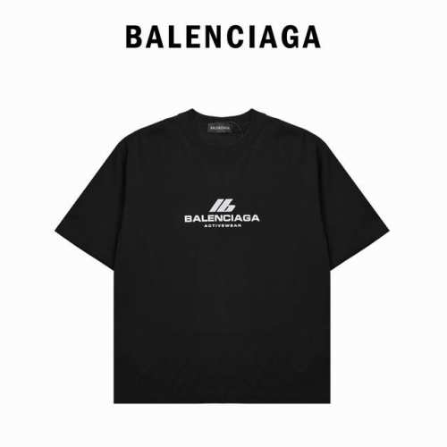 balenciaga 巴黎世家 Ib烫银印花T恤 单品介绍：巴黎世家2025 Ib烫银印花圆领短袖 面料：复古平纹针织面料，，270G 款型：欧版款型，圆领短袖