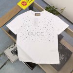 上新 款号：Kc882 高版本 2025新款Gucci古驰镶钻星空字母图案Logo休闲情侣短袖T恤，独一无二的活性环保面料染色，32支双纱精梳纯棉爽滑手感，纯棉
