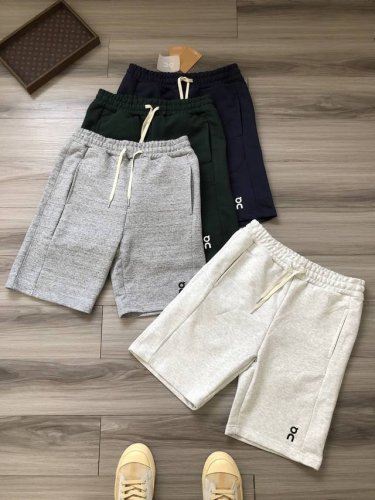on丨昂跑 Club Shorts 四色硅胶硅胶Logo胶印 男女亲肤运动休闲短裤五分裤. 颜色：浅灰 麻灰 绿色 藏青. 面料：定织定染亲肤纯棉毛圈面料. 工