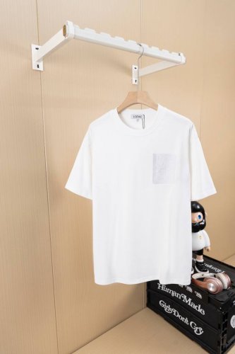 挂拍图 顶级版本 高版本Loew*Ss 早秋最新款口袋刺绣短袖T Loewe色彩没输过 新配色太难遇这一季新款一整个被夏日~初秋包围这款是经典口袋刺绣款彰显自由