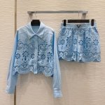 Valentin* 2025Ss新款 一眼爱上的轻奢高定系列套装出品 非常高级的进口高密度水溶花质地 仔细看细节 上身非常酷 干净有品 提气质~~完全按照高定成
