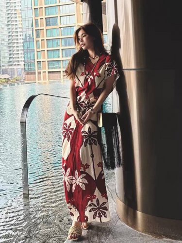 爆款上新现货 夏季新款时尚气质优雅蝙蝠袖椰子树印花圆领连衣裙 面料:65天丝 35亚麻 颜色:单色 尺码:S-Xl