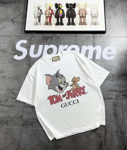 70 gucci系列 专柜款复古情侣 印花短袖T落肩袖 重磅280G精梳棉材质 透气舒适 版型宽松 进口外贸级专柜印花，随意搓洗不褪色不变形。 情侣款 男女同款