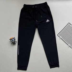 阿迪达斯Adidas2025夏季新款速干运动裤！ 采用180克重冰丝速干面料，上身清凉，透气性好，垂感好，上身效果佳！ 经典硅胶Logo印花，高品质，运动时尚首