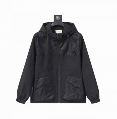 GuccⅠ高品质秋新款夹克外套，秀场新品品相非常完美，记忆面料舒适保暖，三标齐全，色泽饱满诱人，非常出彩的设计，轻松将时髦感进阶，做工极为考究严谨，走线工整细致
