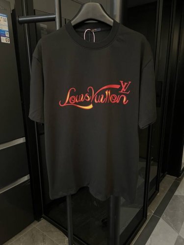 高版 Louis Vuitton 路易威登 25Ss 火焰Logo压胶短袖 黑 重磅克重260G纯棉双纱面料 螺纹定织定染通肩拉条工艺增加衣物清洗寿命 触感舒适