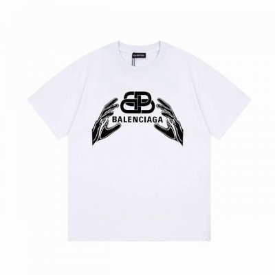 Balenciaga 巴黎世家双手字母短袖， 品质升级，精致做工，手感柔软，充满了复古工艺还拥有厚实的手感，标志性的图标，独有的辨识度。高克重纯棉质感一流！男女