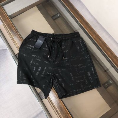 prada 普拉达 2025最新款短裤沙滩裤沙滩旅游必备常年有货！！高订制原版五金！ 上身效果超正，腿部线条完全得到彰显，全客供进口速干面料 纹理 紧致细腻，内