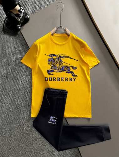 直 BURBERRY 巴宝莉 胖子福音 2025官网同款.世界知名奢侈品牌.夏季男士 双丝光 高品质货套装 采用进口原单面料 ，当季时尚潮流款，百搭爆款。简洁大