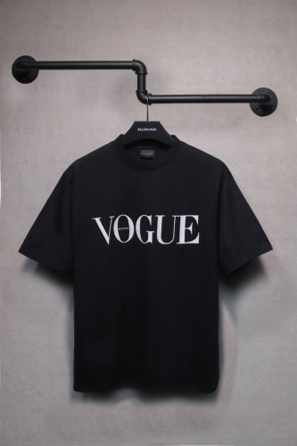 Aeniaa 24Ss新款Vogue灯塔短袖T恤 克重240 工艺洗水处理 椭圆机印花 数码直喷网点工艺 对位整齐 无毛边 进口环保浆料刮浆 效果立体 字母清晰