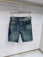 dg 25S新款潮男时尚休闲牛仔短裤，高端欧版原单，潮流时尚休闲 透气舒适度高，细节无可挑剔，品牌元素设计理念，体现高品质。呈现休闲裁剪，上身版型超赞！ 码数：