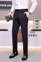 p240巴黎世家 25时尚男士西裤！采用定制舒适面料，奢华经典字母Logo设计 上身随意舒服！无束缚感！海外欧洲专柜同品，上身时尚运动显时尚，很低调且不失奢华品