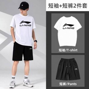 中国李宁新款短袖短裤运动套装！百搭不挑人！ 本款T恤采用纯棉面料！吸汗透气，贴身柔软！ 腰部松紧带抽绳，拉链口袋，运动時候可以放手机钥匙，非常方便！ 上身效果超