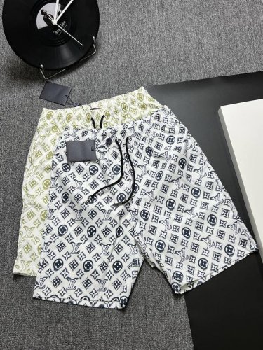 lv 2025夏款 原版面料 手感非常舒服 宽松版型男女都非常合适 尺码：Smlxl 吊牌 领标 水洗麦 三标齐全 颜色: 蓝色 浅绿色