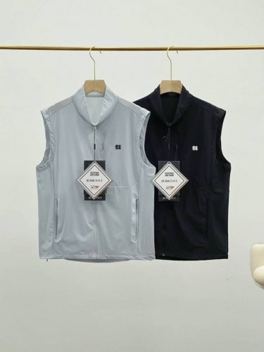 25Ss夏季Kolon Sport 可隆同款新品！ 情侣款户外运动休闲速干马甲！ 款式经典、简洁、百搭，是春秋夏秋三季叠穿搭配的利器！！！ 当下出门，T恤外面套