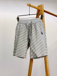 dior Homme 迪奥 桀傲 2025Ss春夏新品 经典老花短裤 演绎奢华休闲风 标志性老花图案满印 低调间释放奢华信号 彰显独特品味与身份 精选面料 柔软