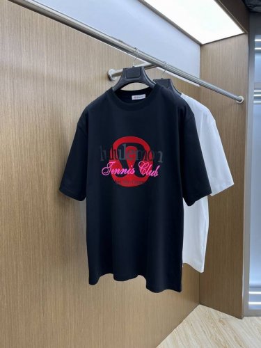 新款 Lulu 2610Fw春夏新品圆领打底外穿T恤，立体感Logo微廓形半袖活性纯棉打底T恤，棉，手感面糯有骨感，柔而有韧性。工艺处理，韧性和抗皱性能得到大幅