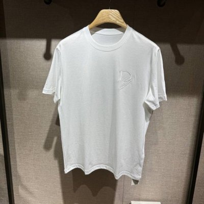 补单回货 上新，Dg刺绣细节全棉短袖T恤。订织全棉面料质感好，面料舒适亲肤。颜色:黑，白色。尺码:S-M-L-Xl-Xxl。